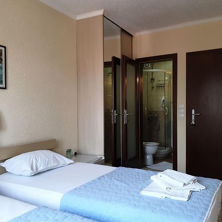 Hotel Pelikan ヴィルパザル エクステリア 写真