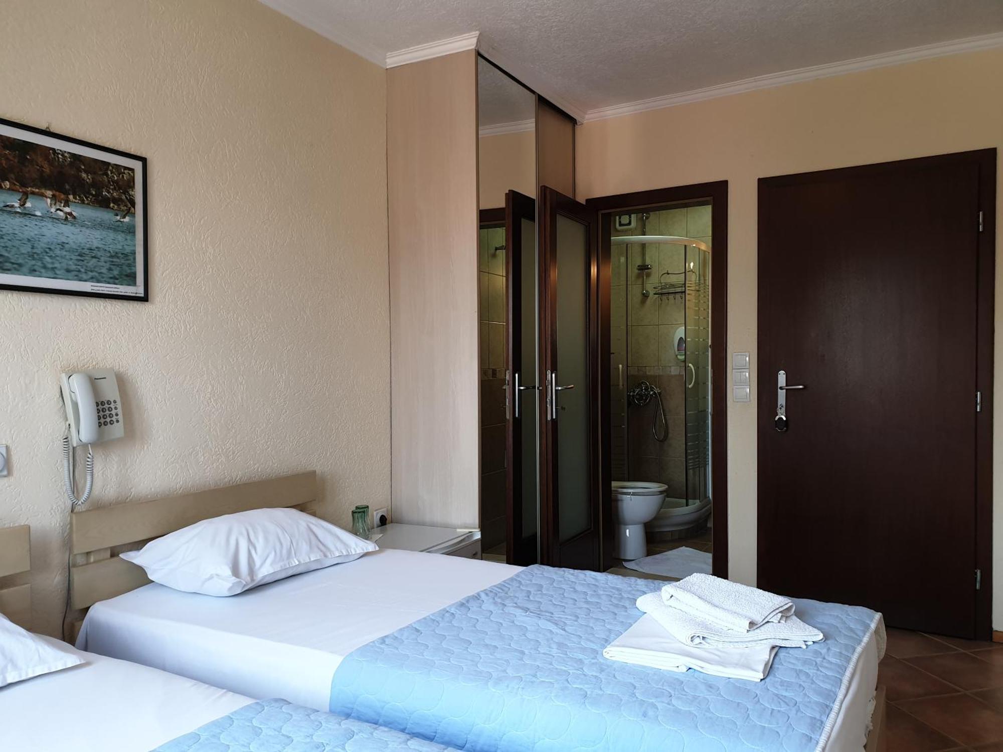 Hotel Pelikan ヴィルパザル エクステリア 写真
